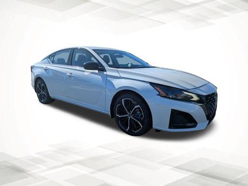 2025 Nissan Altima SR