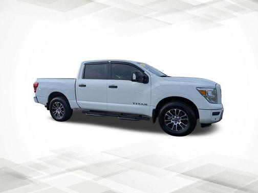 2023 Nissan Titan SV