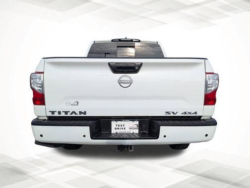 2023 Nissan Titan SV
