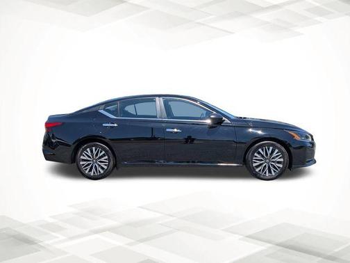 Super Black 2024 Nissan Altima 2.5 SV