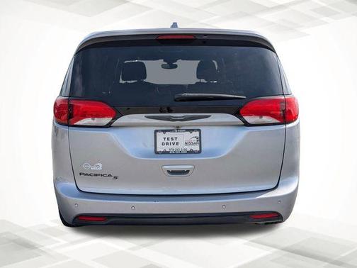 Billet Silver Metallic Clearcoat 2019 Chrysler Pacifica Touring Plus