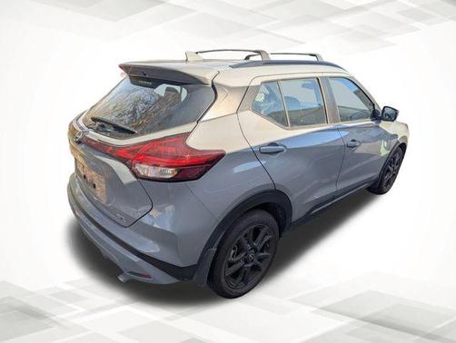 2022 Nissan Kicks SR