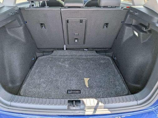 Blue Dusk 2024 Volkswagen Taos 1.5T SE