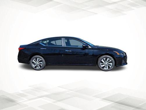2025 Nissan Altima S FWD