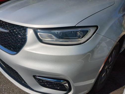2023 Chrysler Pacifica Hybrid Limited