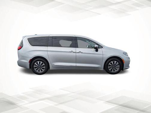2023 Chrysler Pacifica Hybrid Limited
