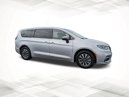 2023 Chrysler Pacifica Hybrid Limited