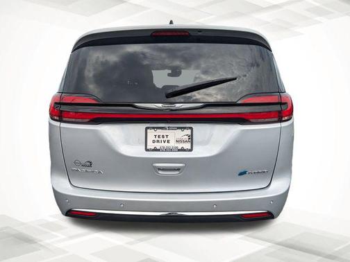 2023 Chrysler Pacifica Hybrid Limited