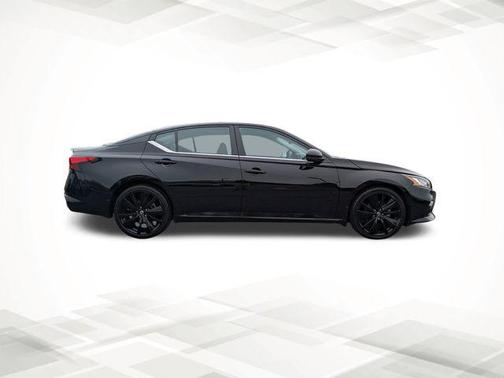 2022 Nissan Altima SR FWD