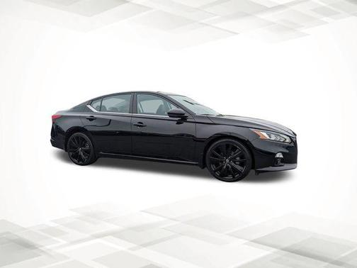 2022 Nissan Altima SR FWD