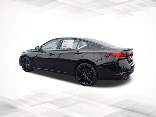 2022 Nissan Altima SR FWD