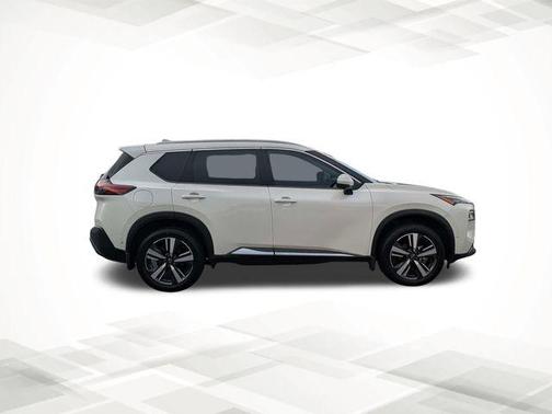 White 2023 Nissan Rogue SL