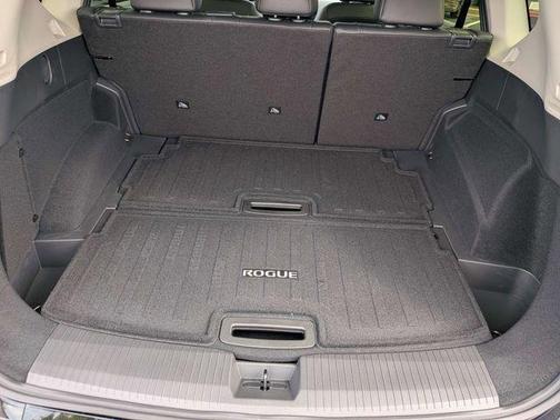 Super Black 2026 Nissan Rogue Platinum