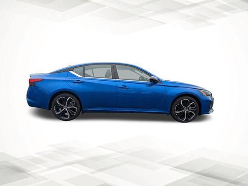 2025 Nissan Altima SR FWD