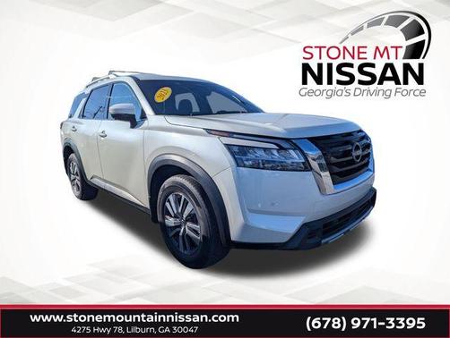 2023 Nissan Pathfinder SL
