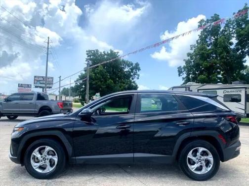 2022 Hyundai TUCSON SE
