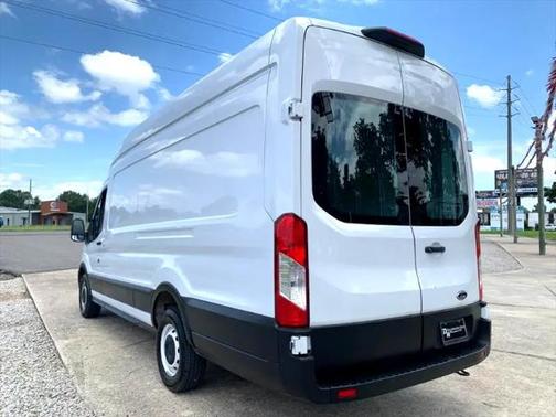 2022 Ford Transit-250 Base