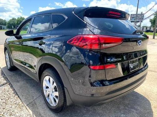 2021 Hyundai TUCSON SE