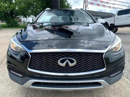 2018 INFINITI QX30 Luxury AWD