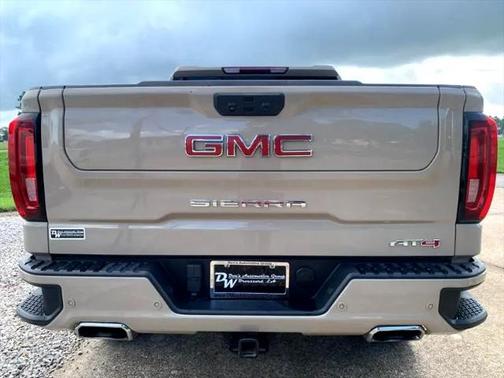 2023 GMC Sierra 1500 AT4