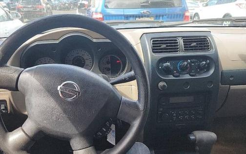 2004 Nissan Frontier XE-V6 Crew Cab