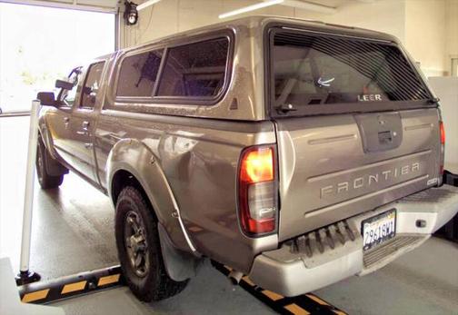 2004 Nissan Frontier XE-V6 Crew Cab