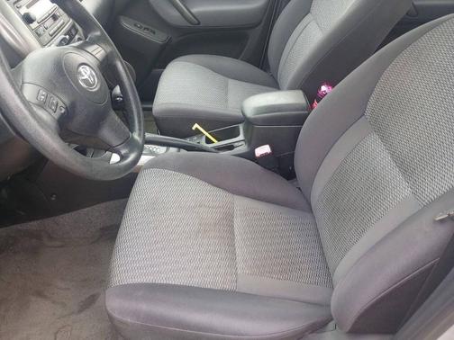 2005 Toyota RAV4 Base