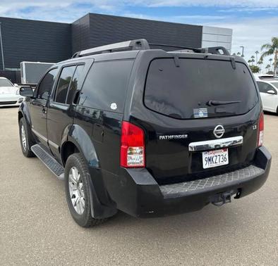 2008 Nissan Pathfinder LE