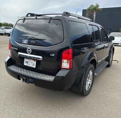 2008 Nissan Pathfinder LE
