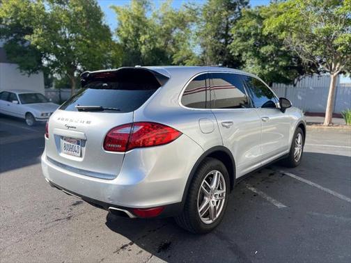 2014 Porsche Cayenne Platinum Edition