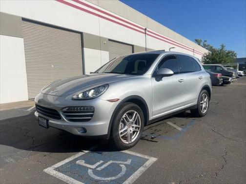 2014 Porsche Cayenne Platinum Edition
