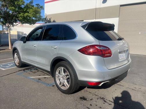 2014 Porsche Cayenne Platinum Edition
