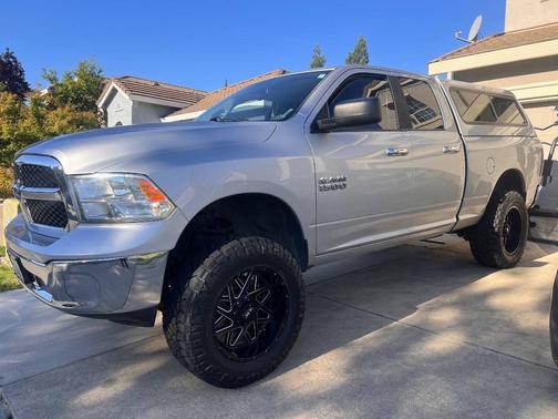 2016 RAM 1500 SLT