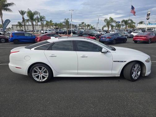 2017 Jaguar XJ XJ R-Sport