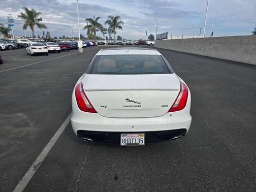2017 Jaguar XJ XJ R-Sport