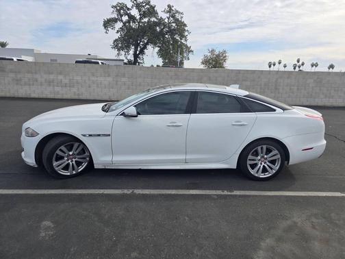 2017 Jaguar XJ XJ R-Sport