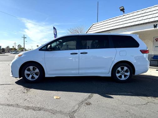 2018 Toyota Sienna L