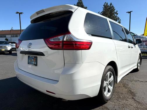 2018 Toyota Sienna L