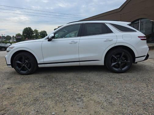 Uyuni White 2026 Genesis GV70 3.5T Sport Prestige