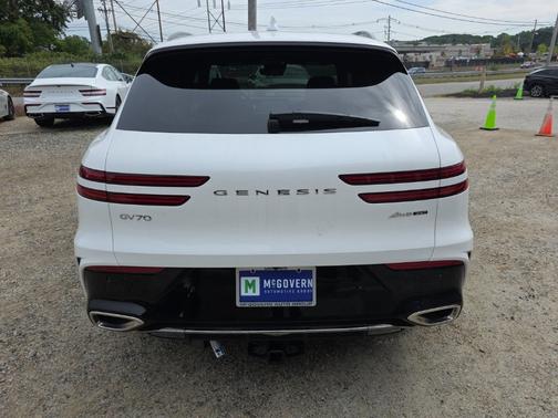 Uyuni White 2026 Genesis GV70 3.5T Sport Prestige