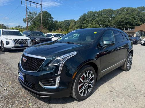 Emerald 2024 Cadillac XT5 Sport