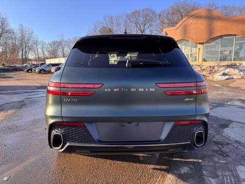 2023 Genesis GV70 2.5T