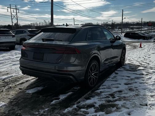 2021 Audi Q8 55 Prestige