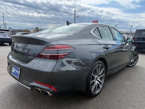 2022 Genesis G70 2.0T
