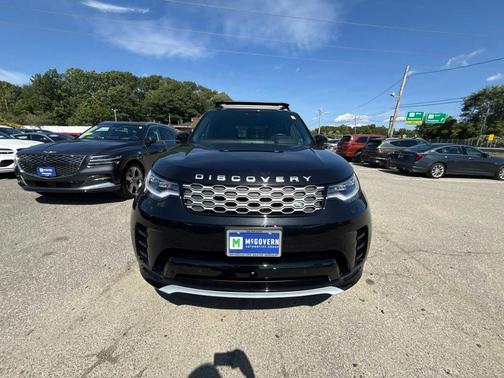 Santorini Black 2024 Land Rover Discovery P360 Metropolitan Edition