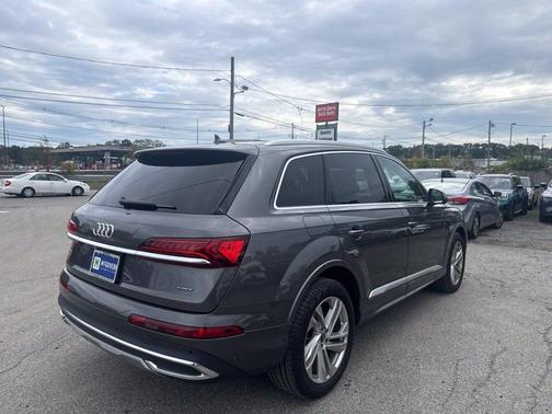 Samurai Gray Metallic 2023 Audi Q7 55 Premium Plus