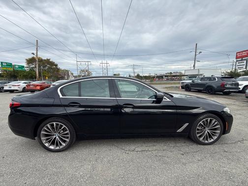 Black Sapphire Metallic 2023 BMW 540 i xDrive