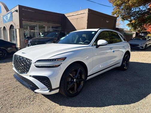 Uyuni White 2027 Genesis GV70 2.5T Sport Prestige
