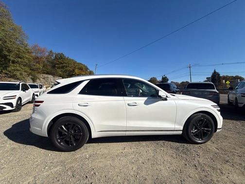 Uyuni White 2027 Genesis GV70 2.5T Advanced