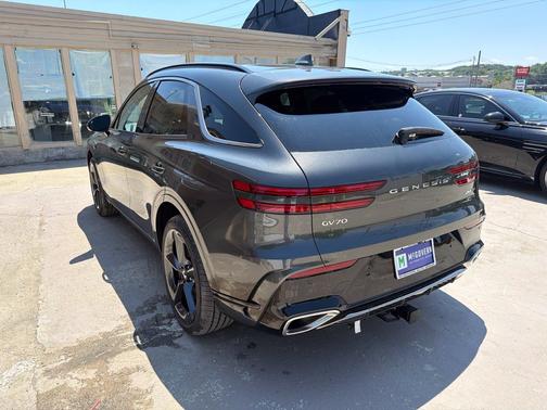 Makalu Gray 2026 Genesis GV70 3.5T Sport Prestige